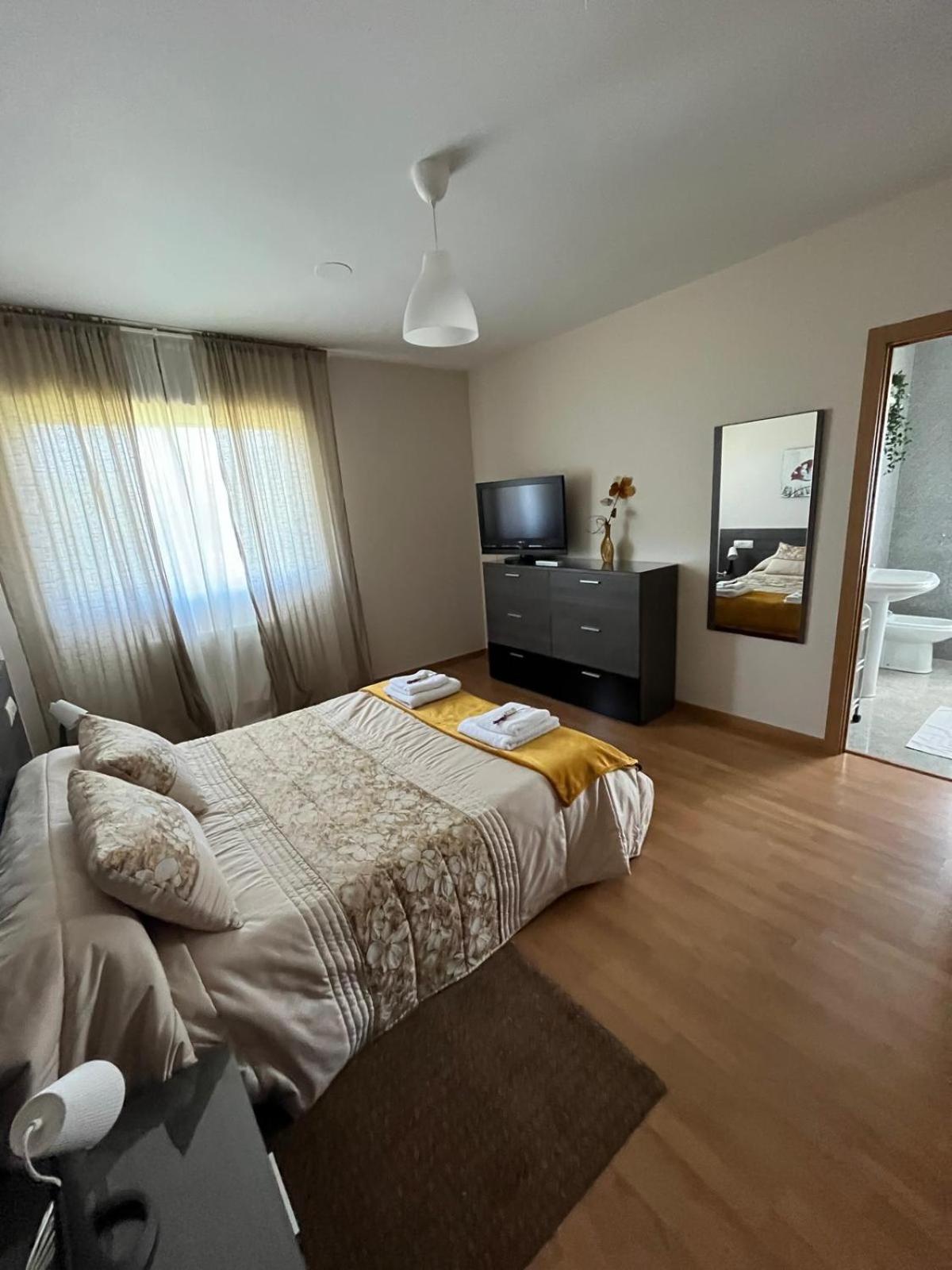 Os Cabaleiros Apartment Mos Ngoại thất bức ảnh