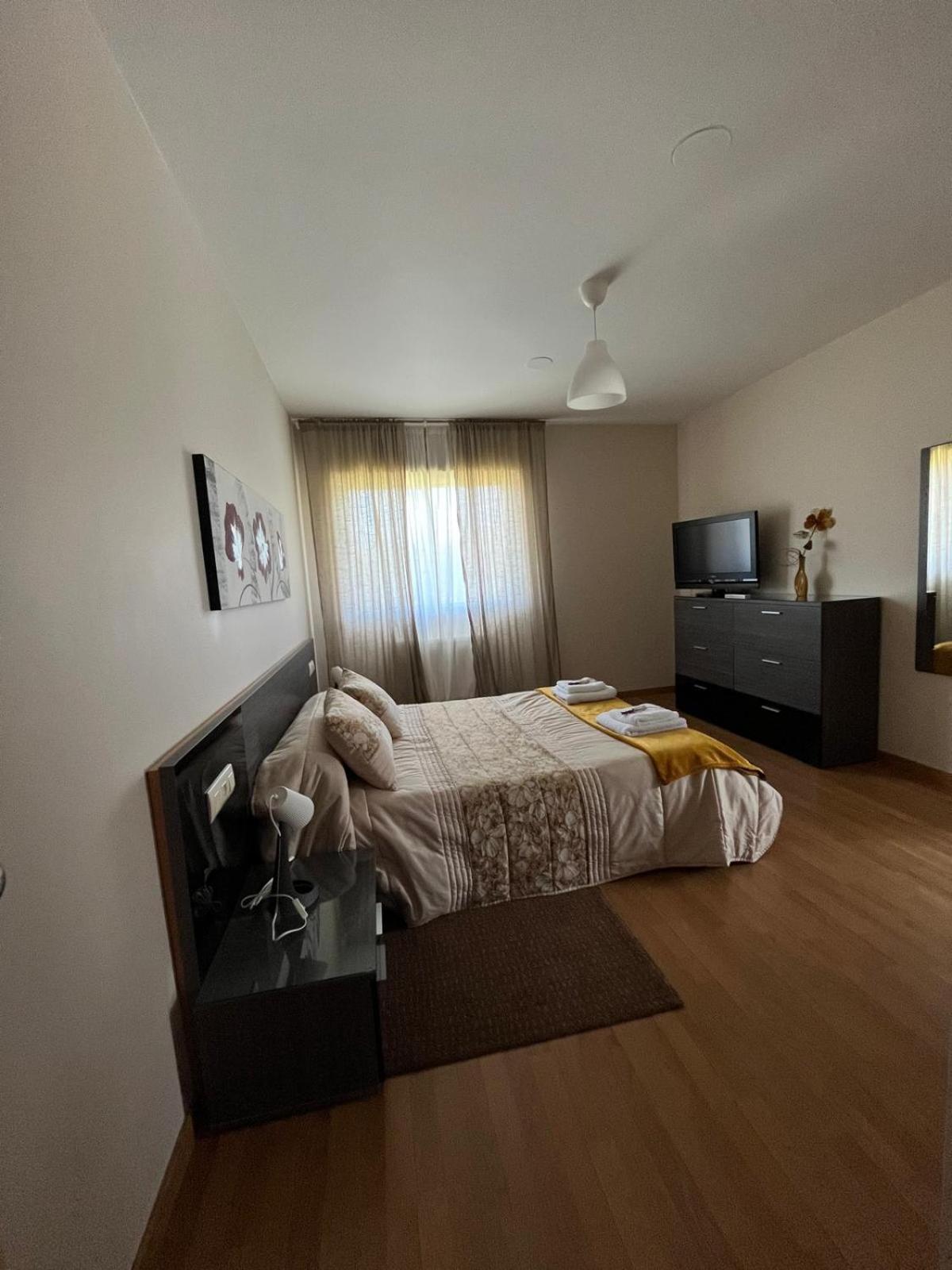 Os Cabaleiros Apartment Mos Ngoại thất bức ảnh